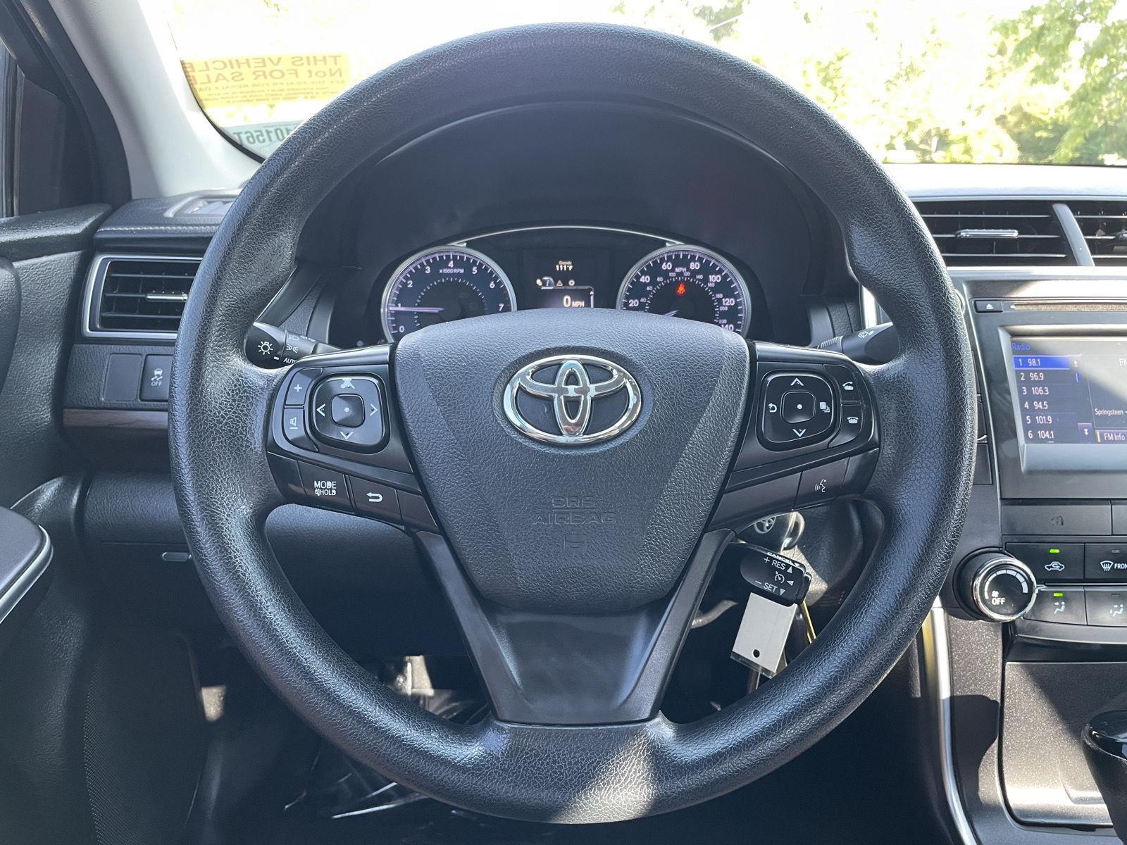 Vehicle photo 12