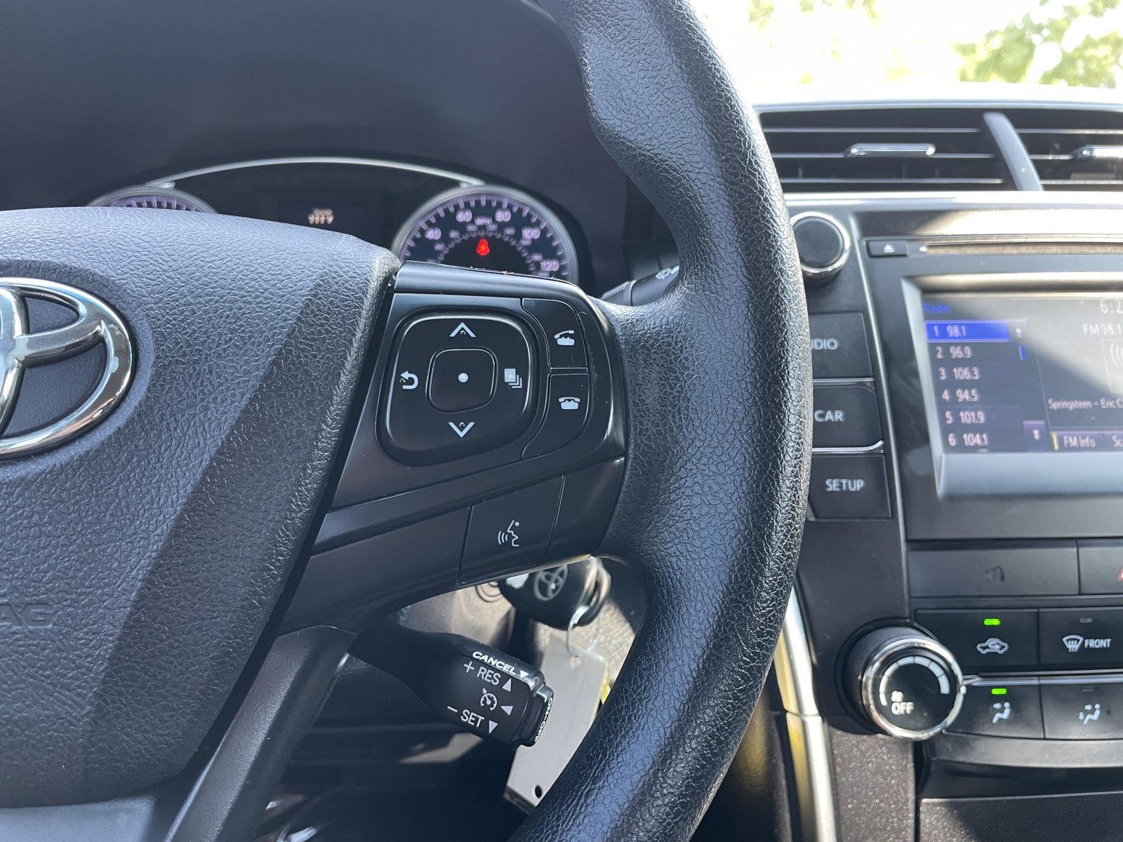 Vehicle photo 14