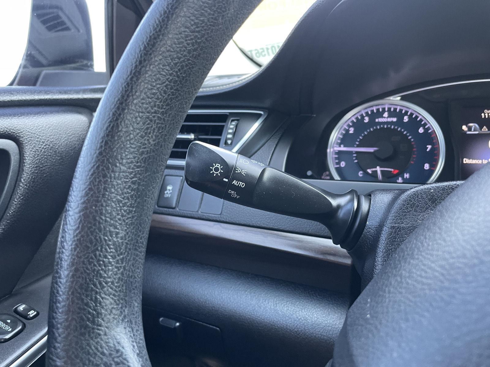 Vehicle photo 16