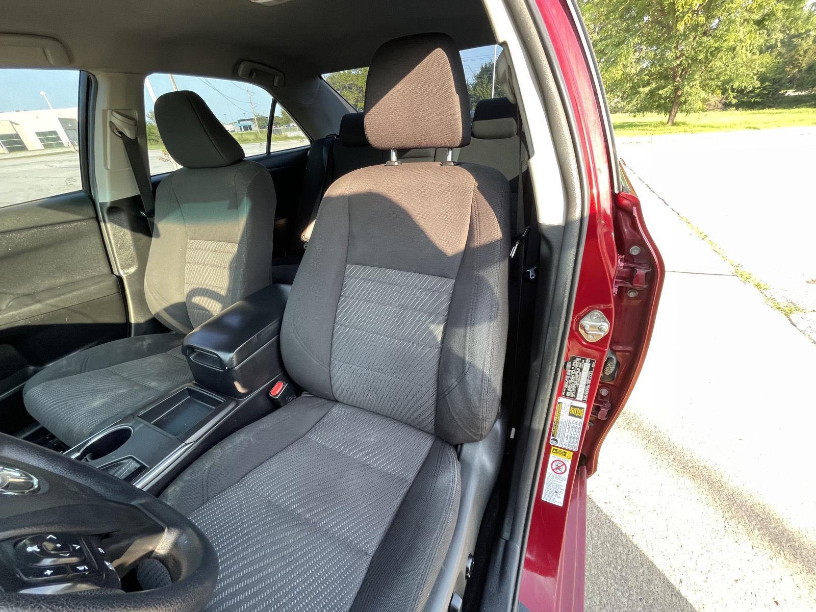 Vehicle photo 18