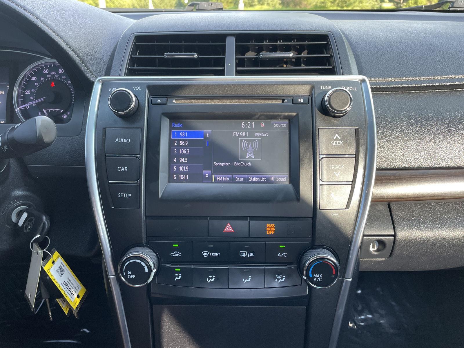 Vehicle photo 22