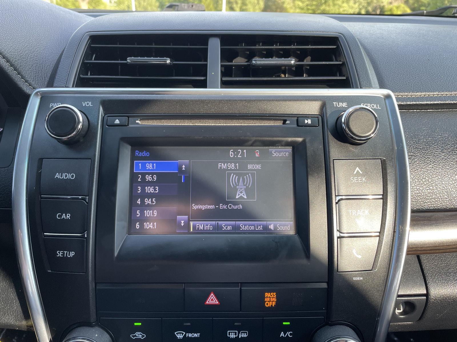 Vehicle photo 24