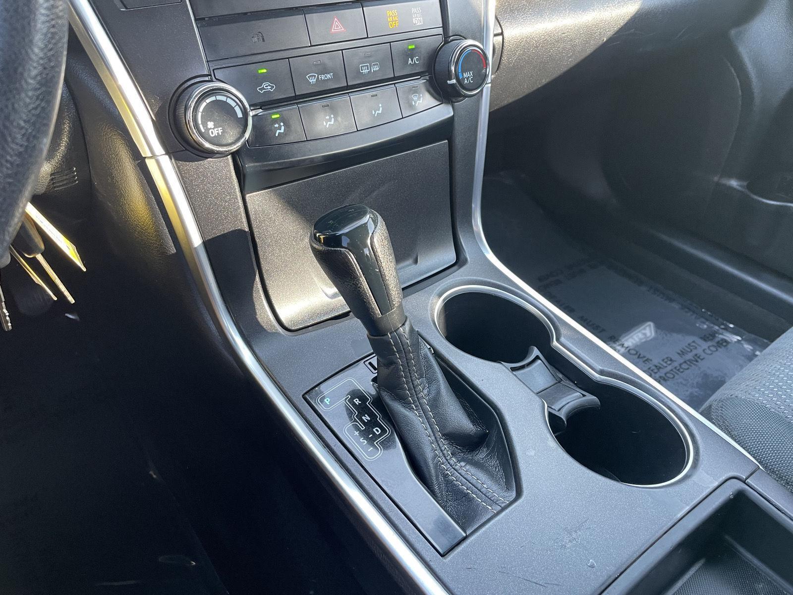 Vehicle photo 28