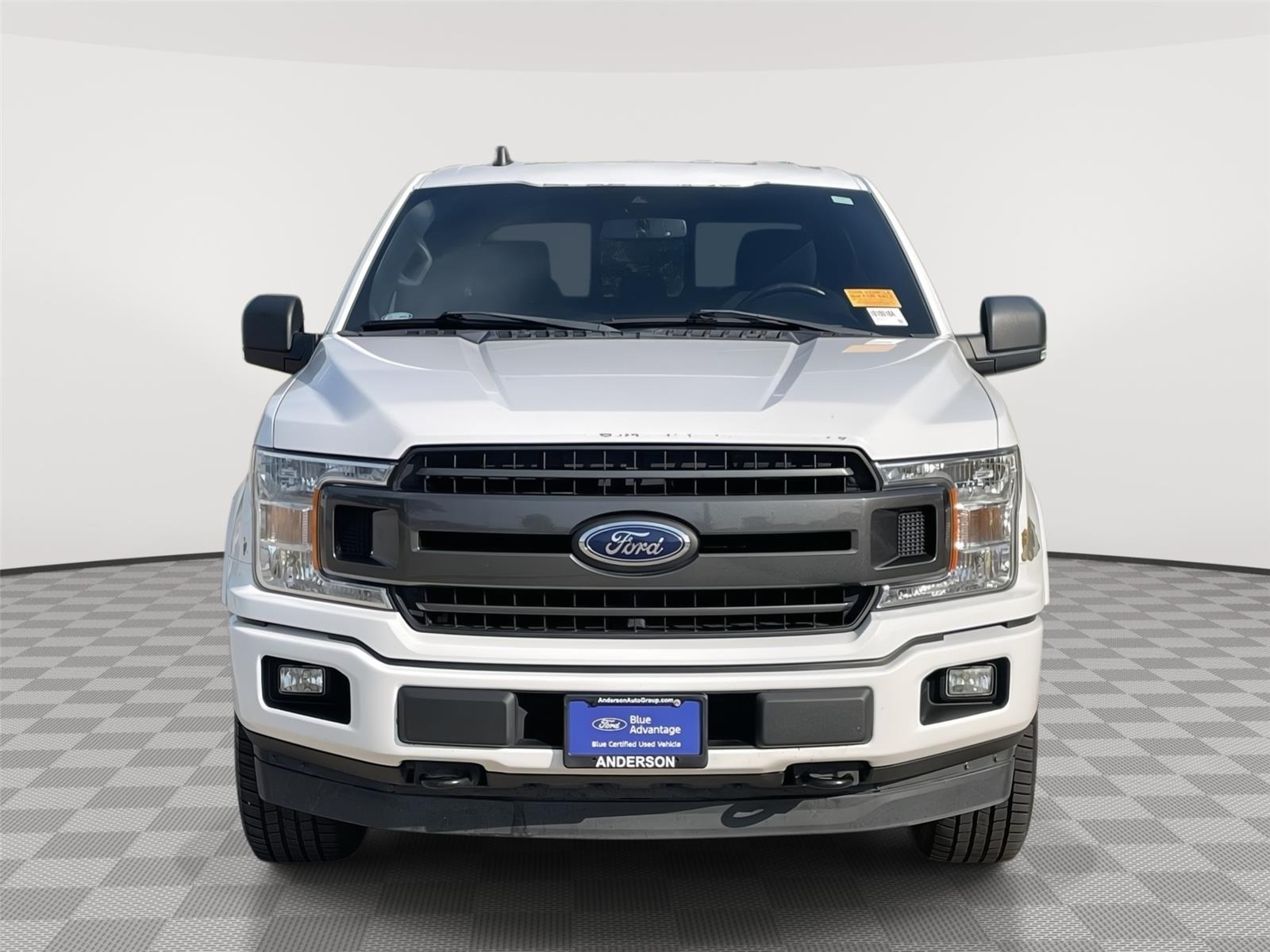 Vehicle photo 4