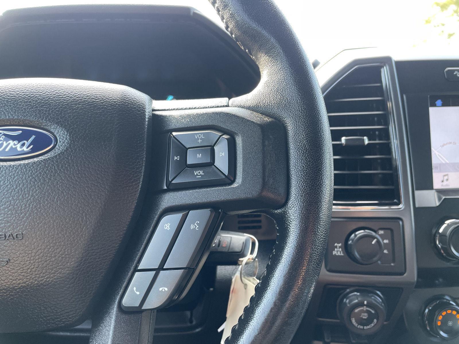 Vehicle photo 14