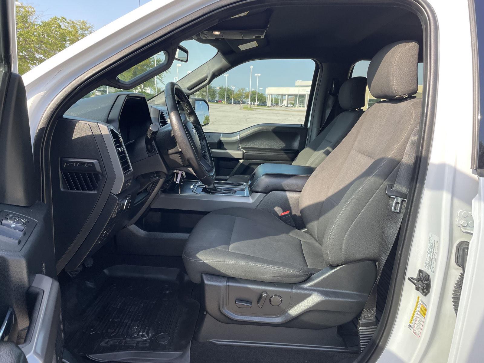 Vehicle photo 17