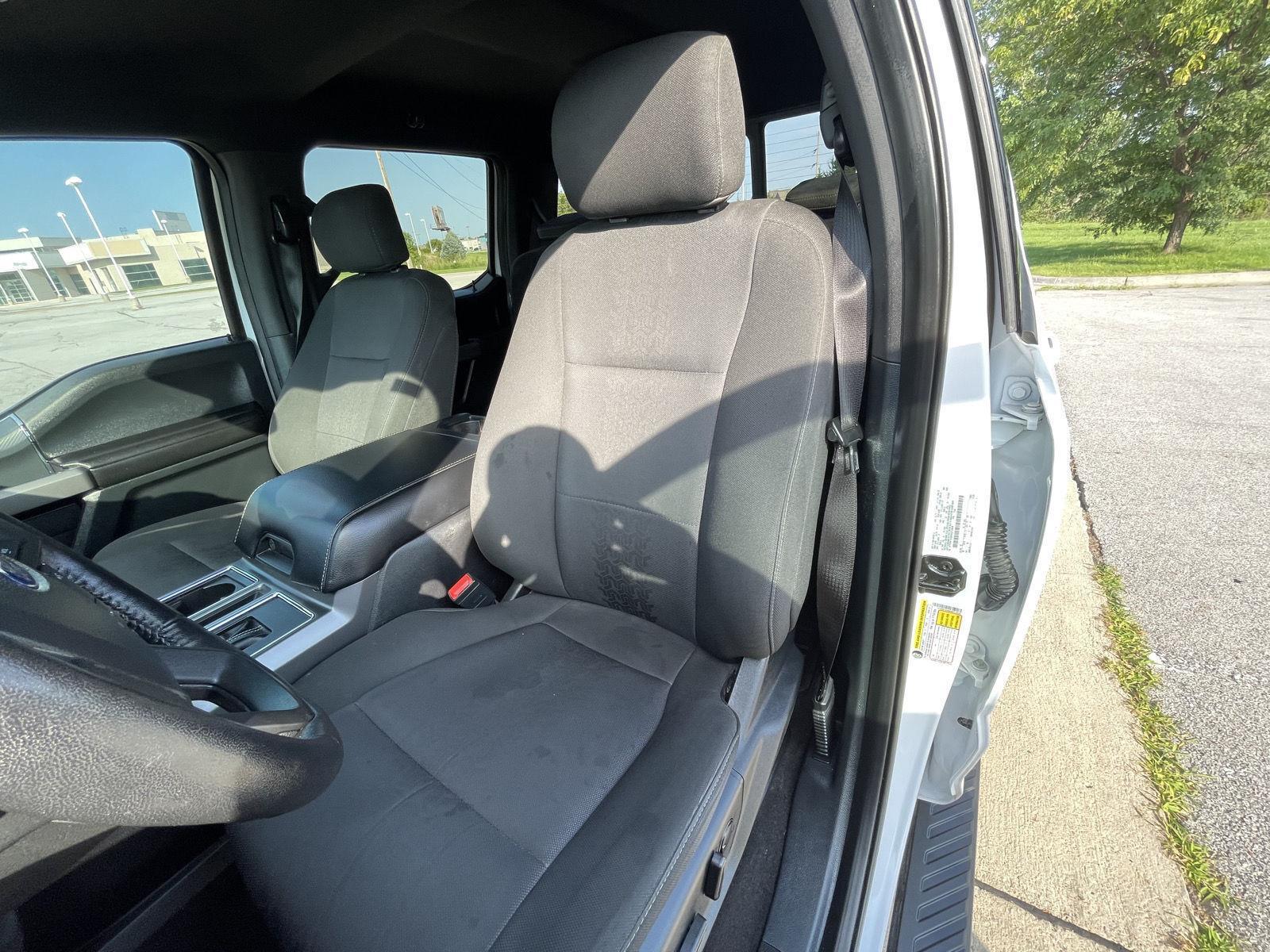 Vehicle photo 18