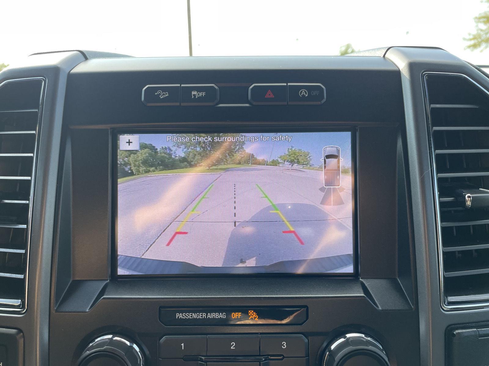 Vehicle photo 23
