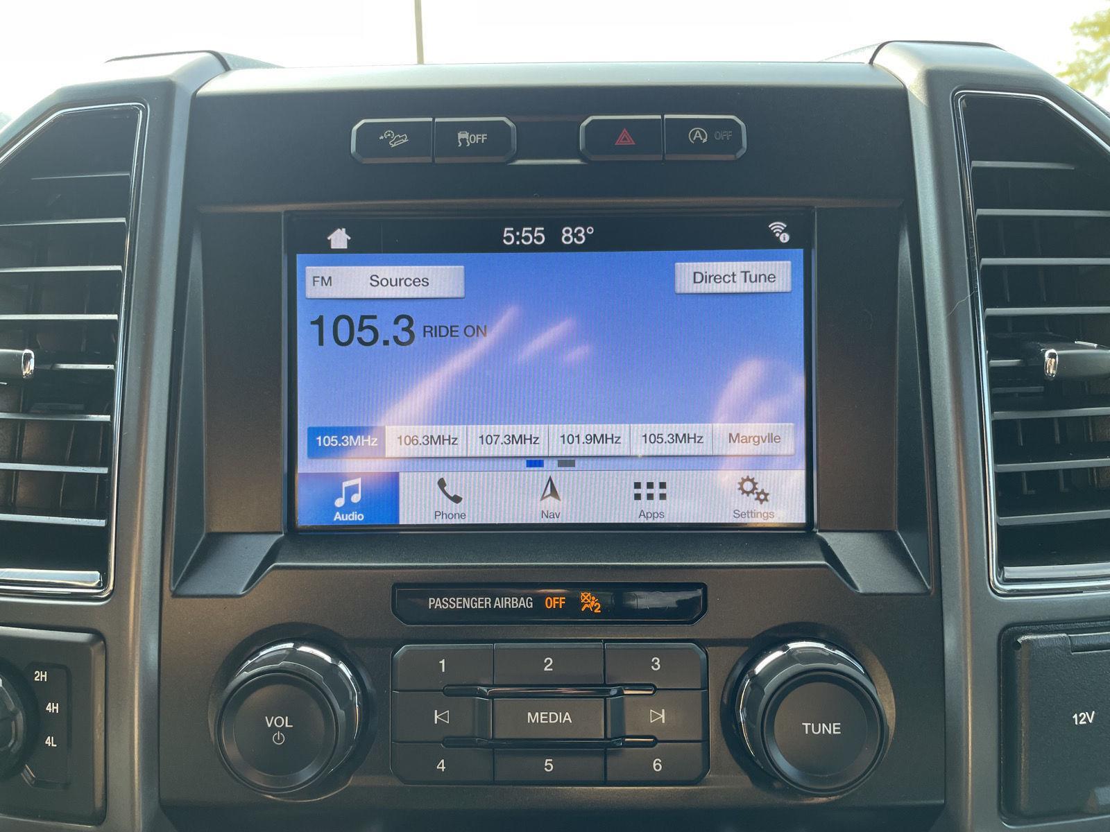 Vehicle photo 25
