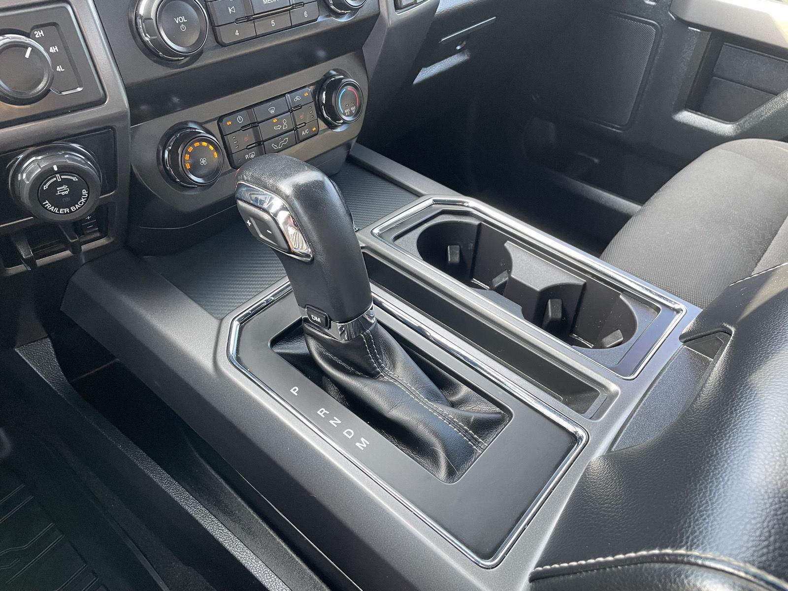 Vehicle photo 33