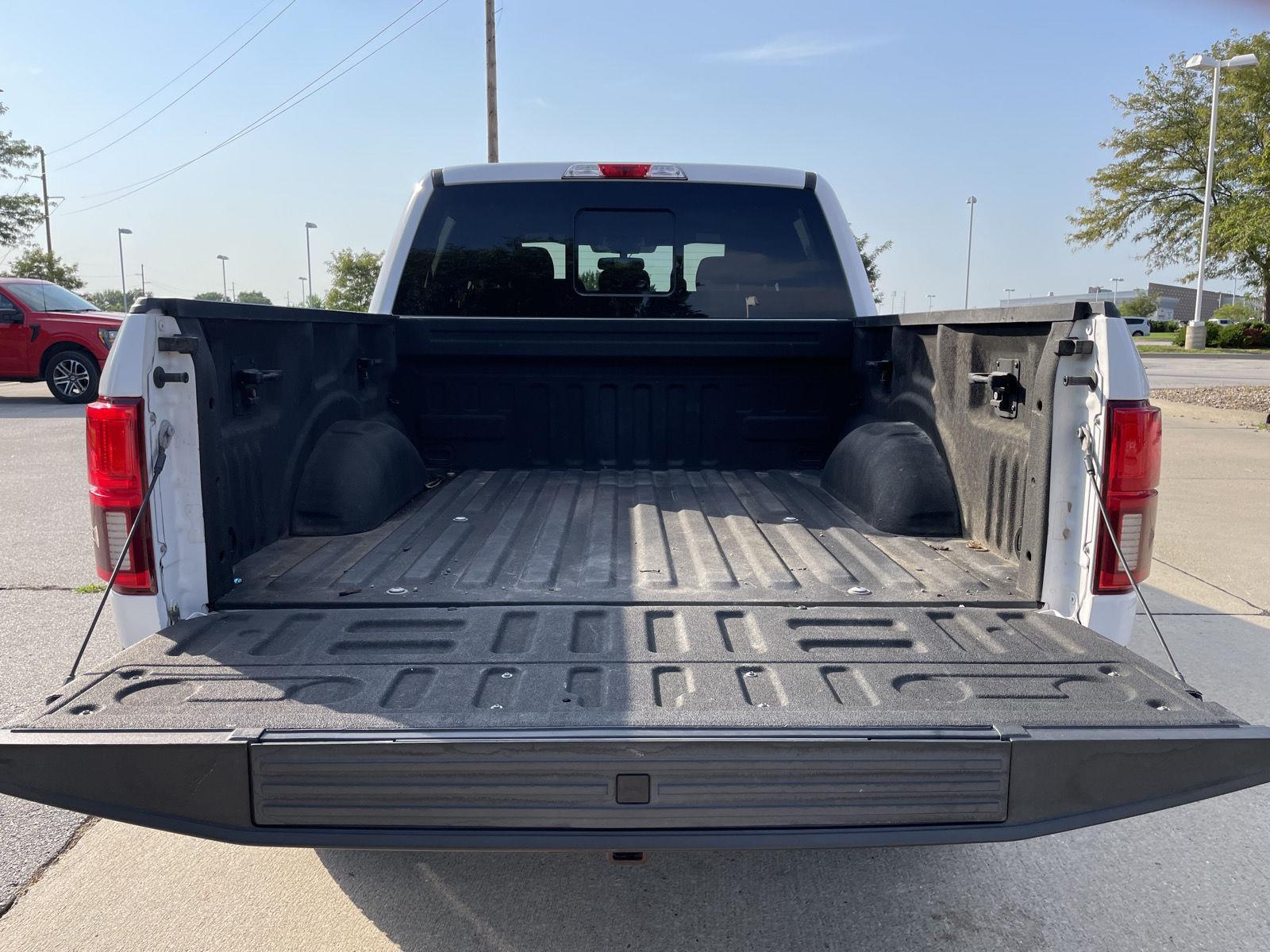 Vehicle photo 37