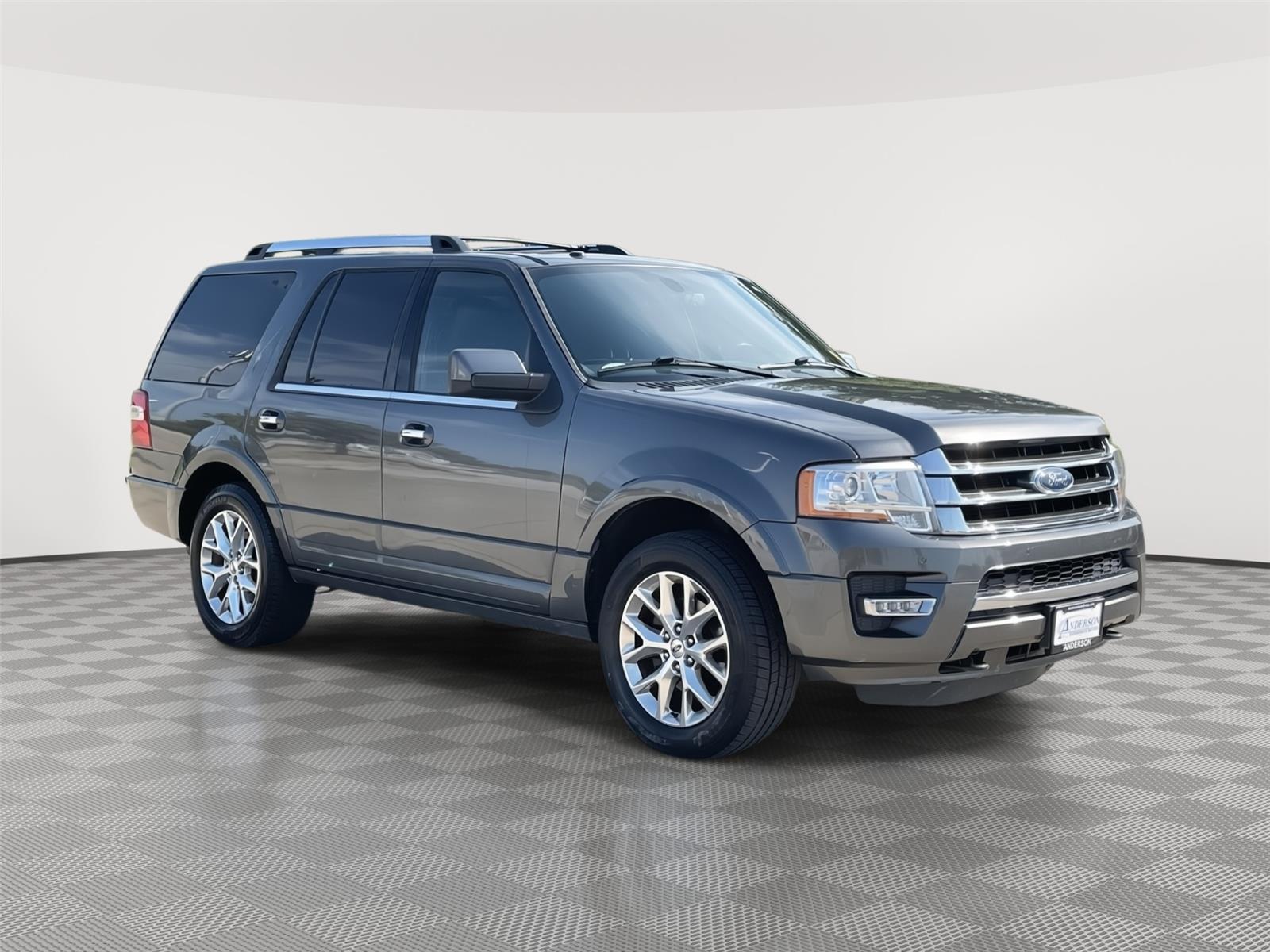 Vehicle photo 5