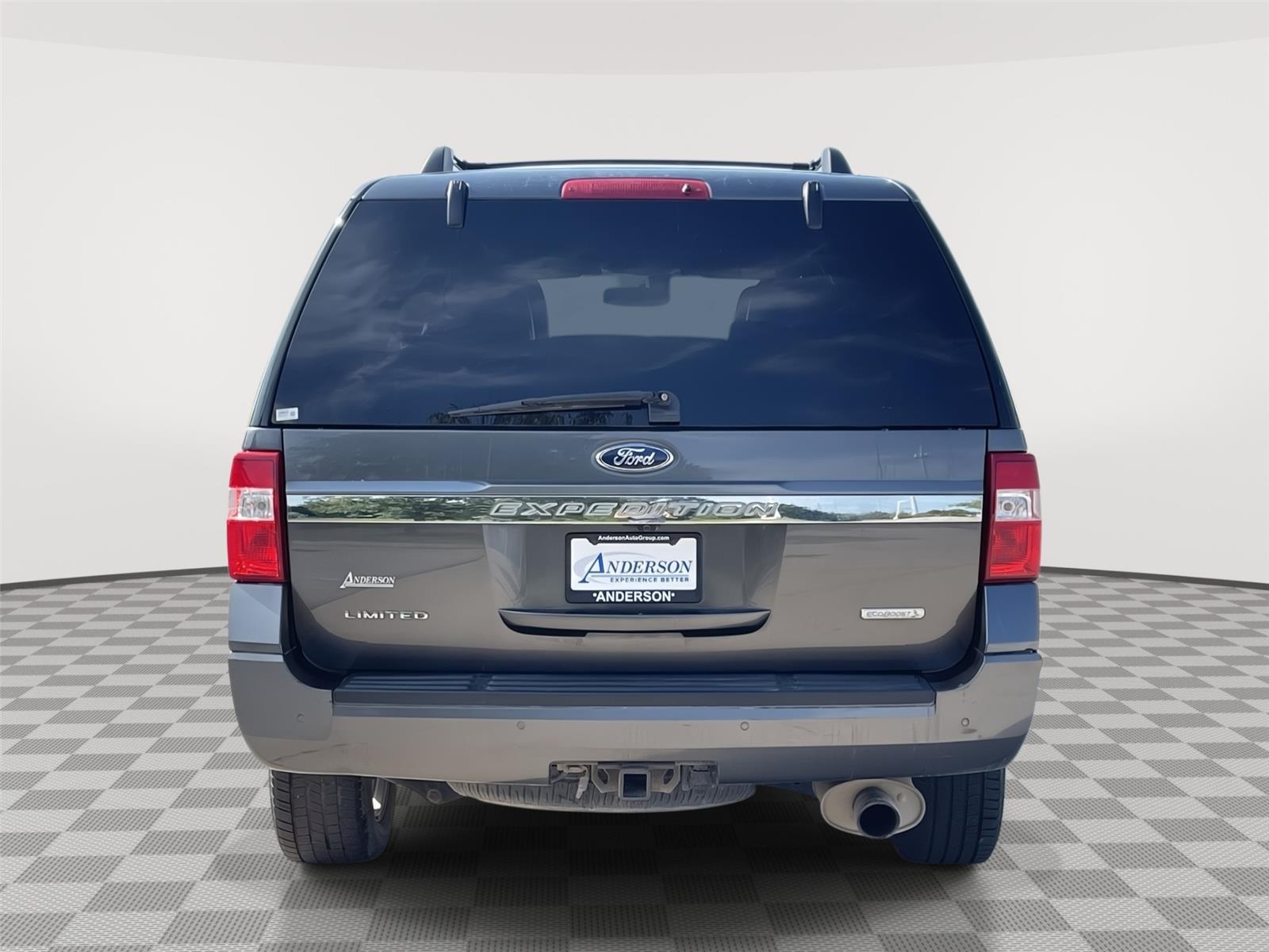 Vehicle photo 8