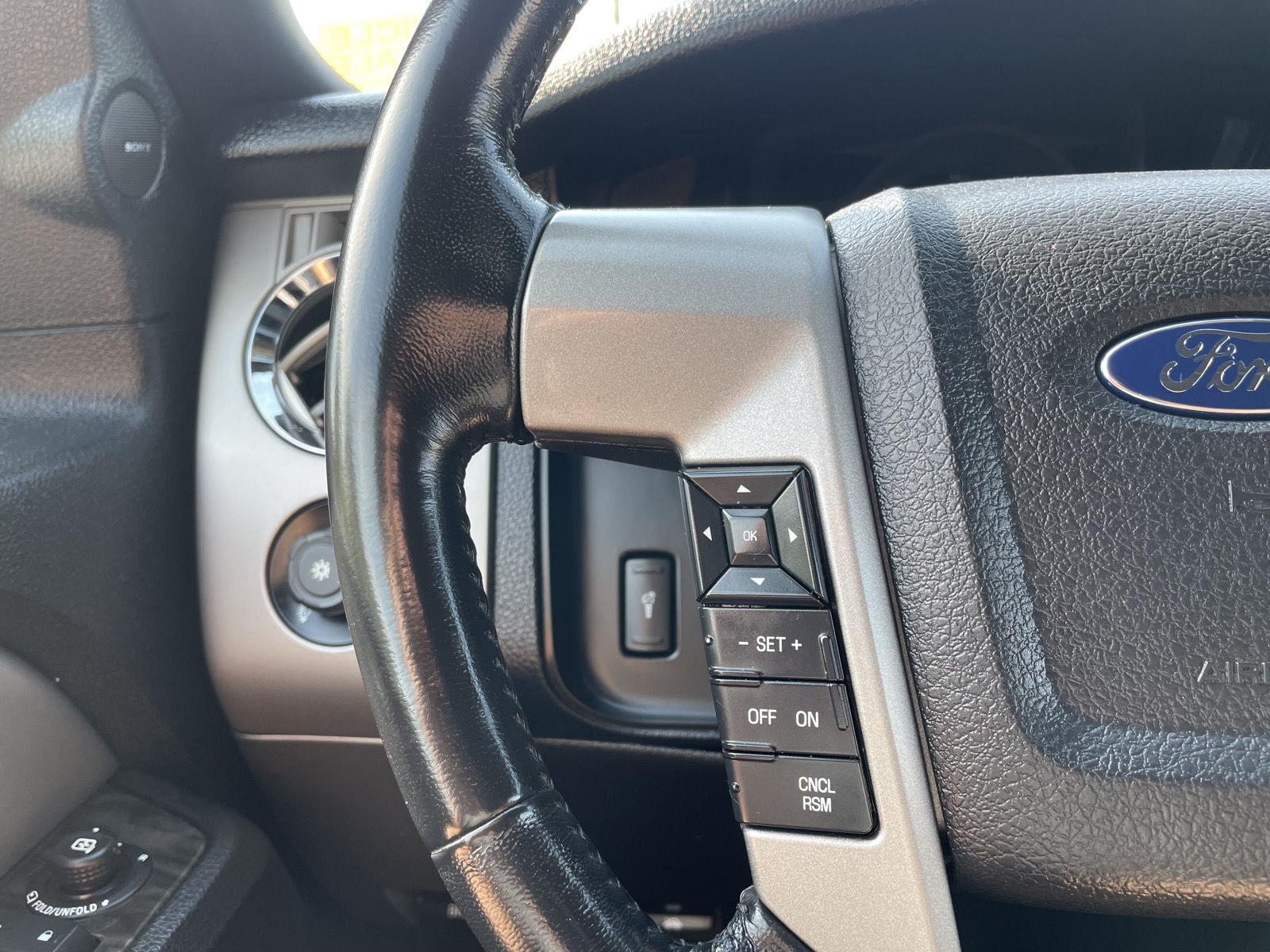 Vehicle photo 12