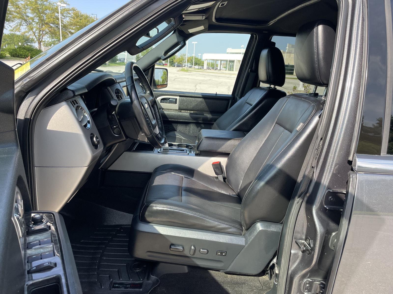 Vehicle photo 16