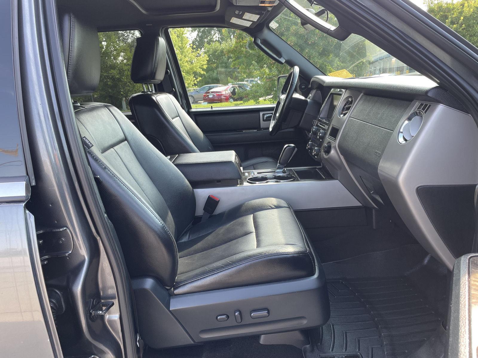 Vehicle photo 18