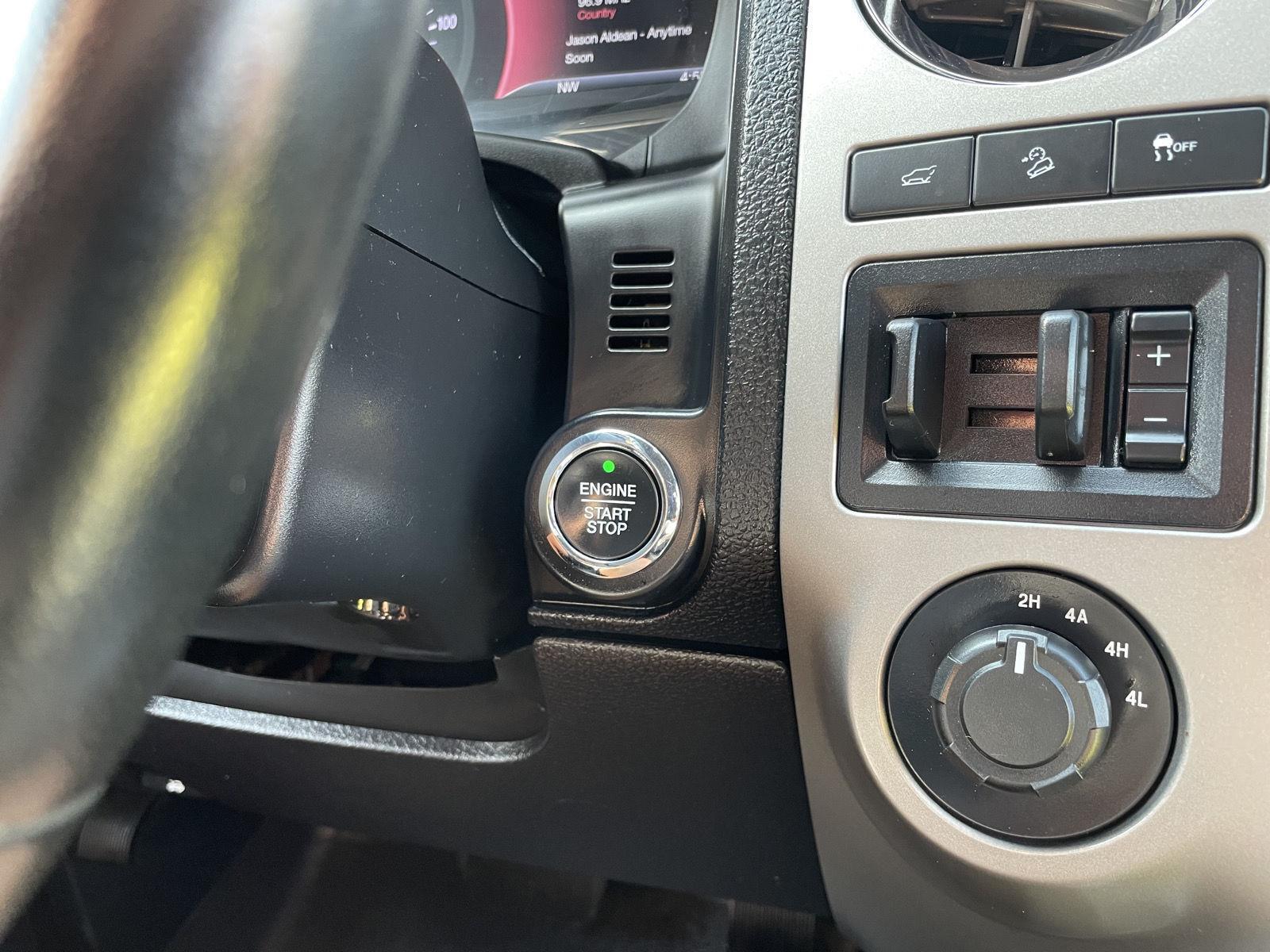 Vehicle photo 26