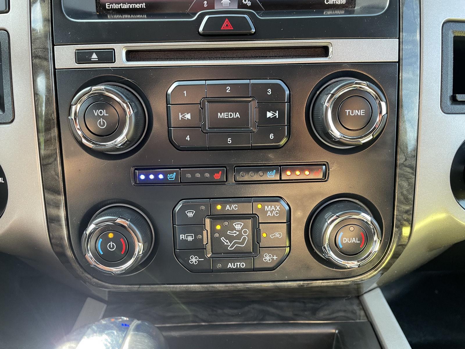 Vehicle photo 28