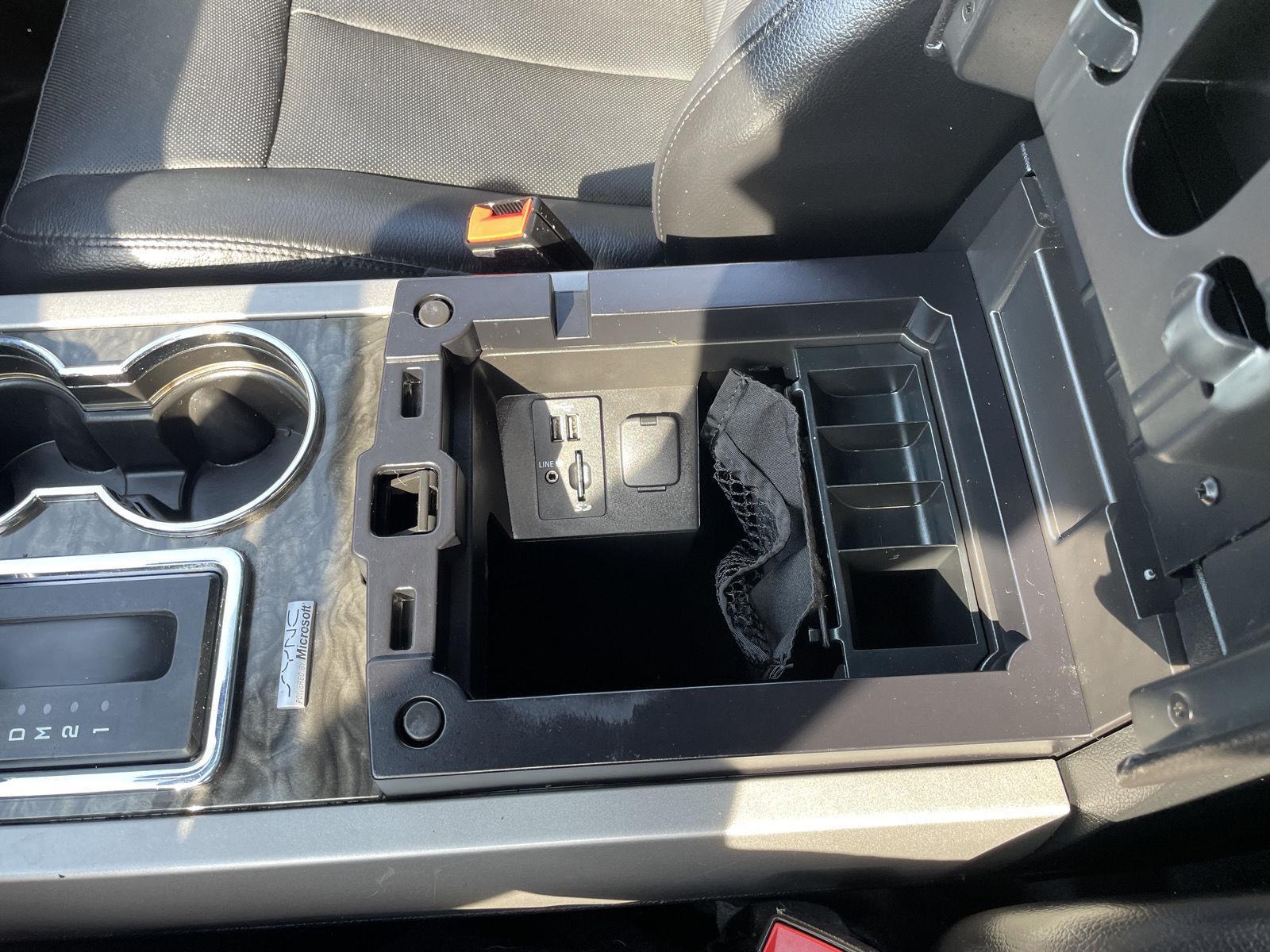 Vehicle photo 32
