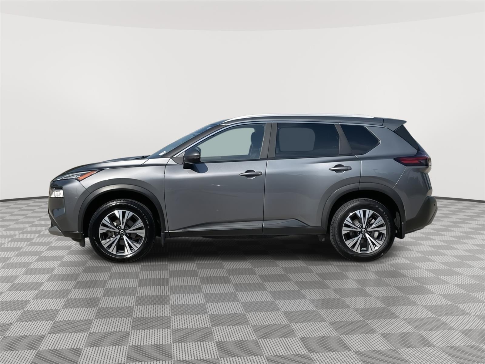 Vehicle photo 2