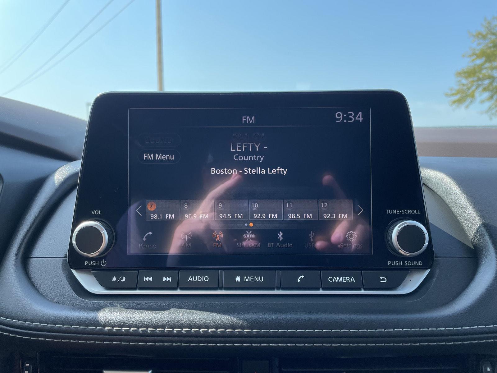 Vehicle photo 26
