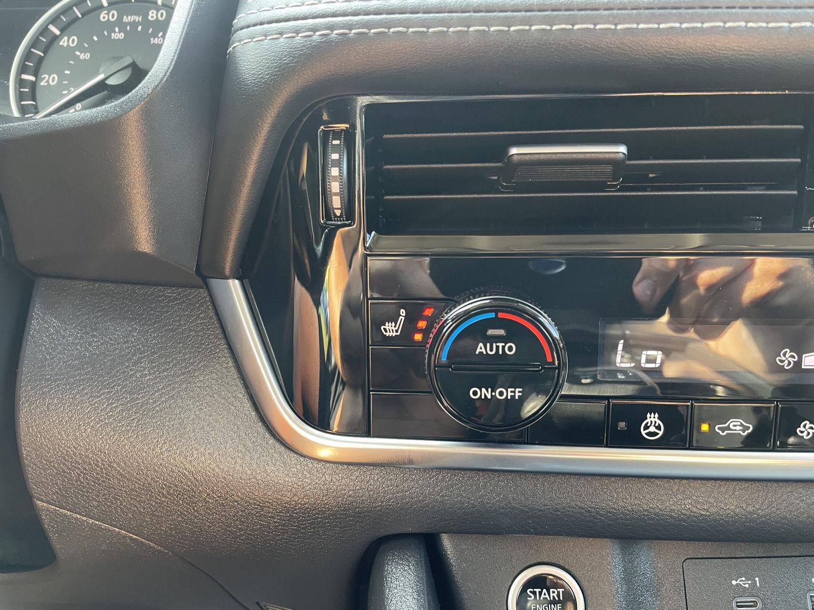Vehicle photo 28