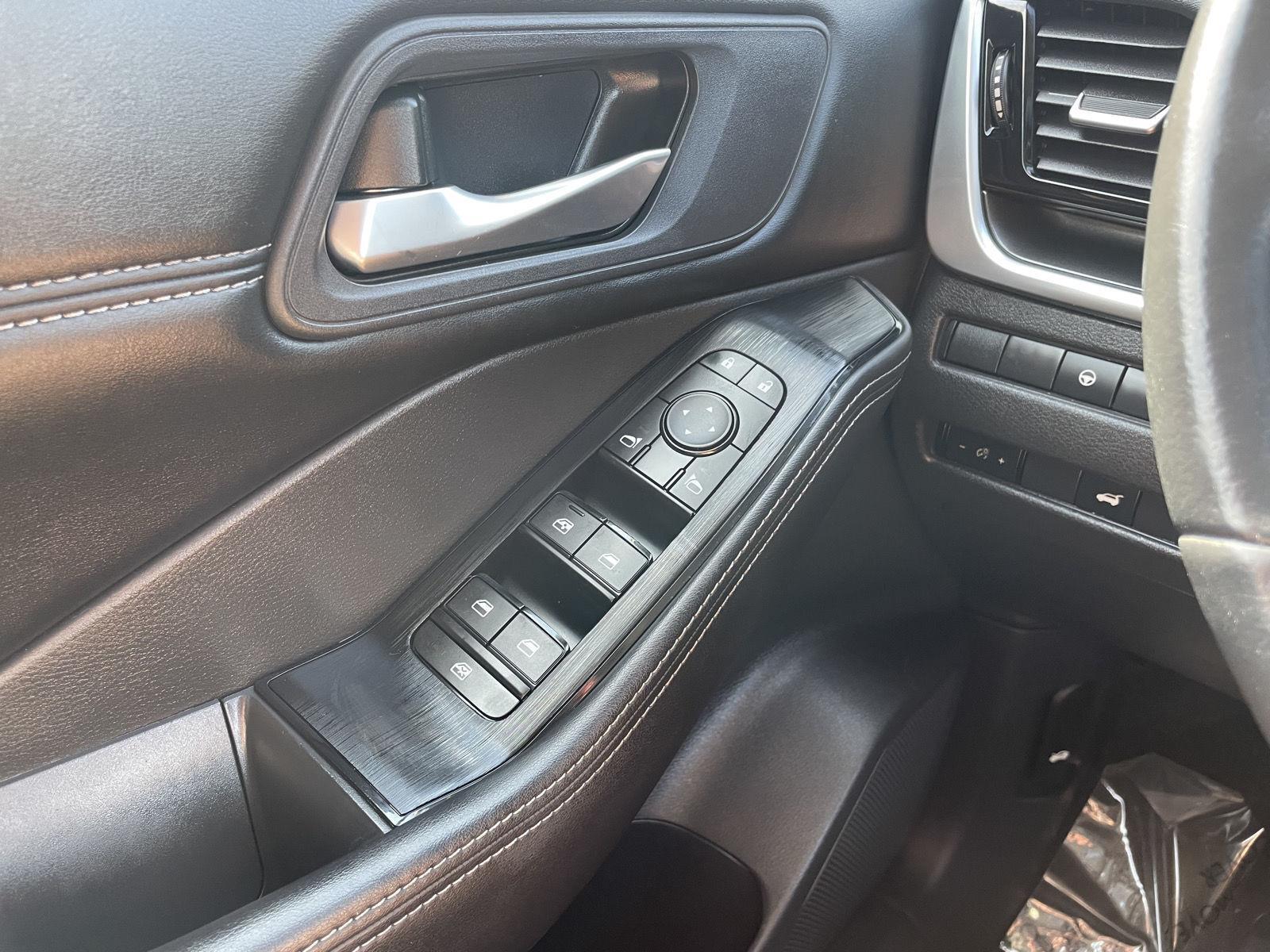 Vehicle photo 31