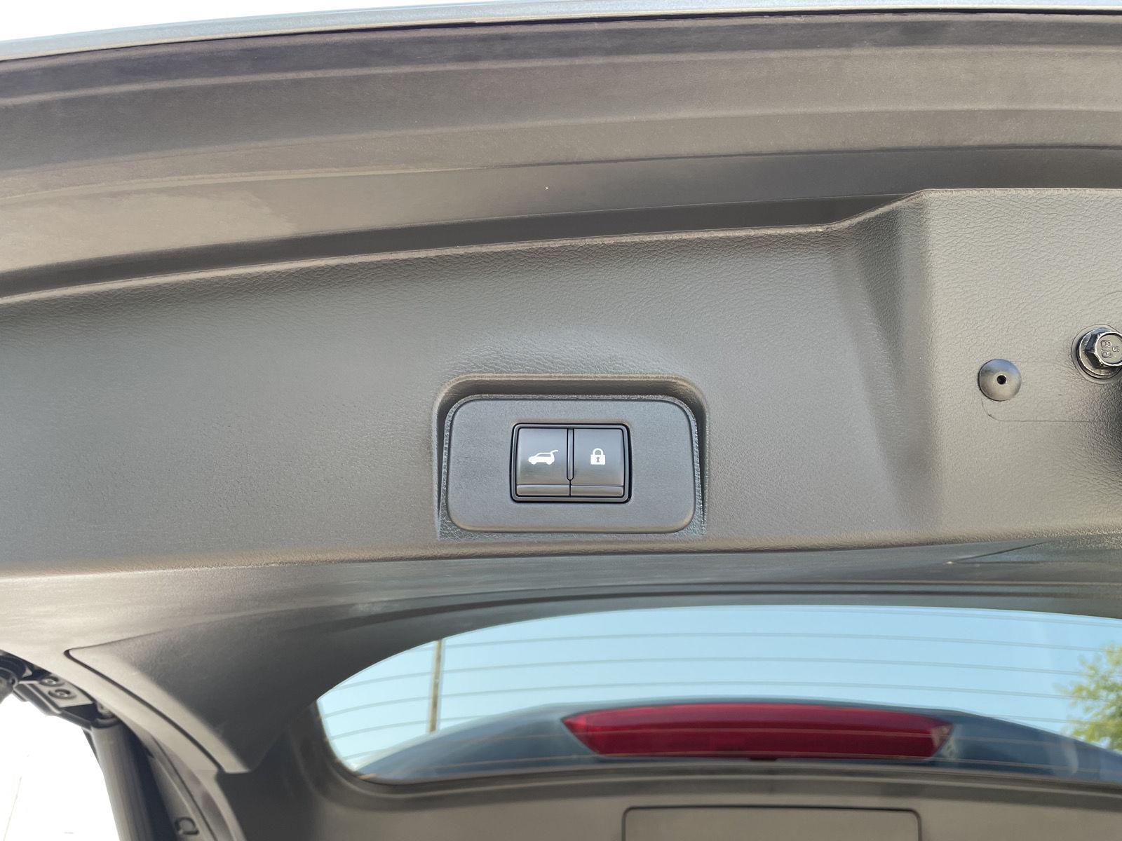 Vehicle photo 38