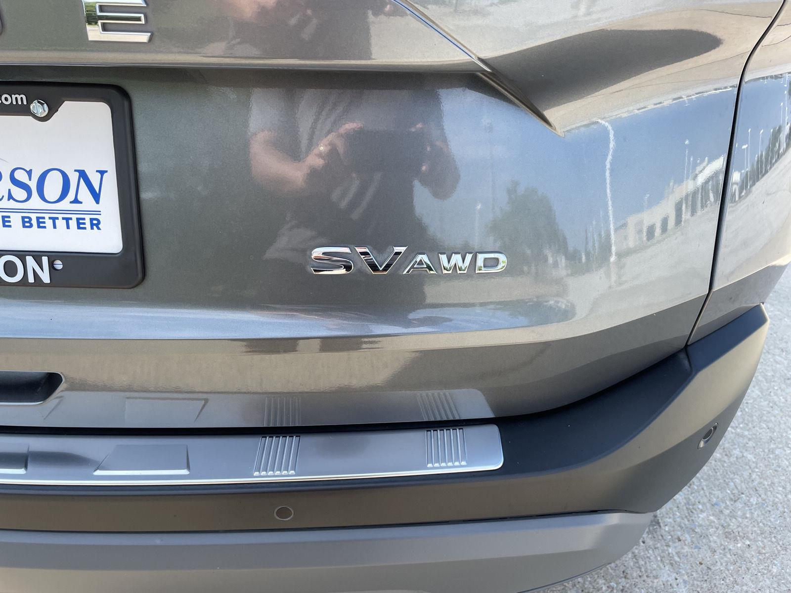 Vehicle photo 40