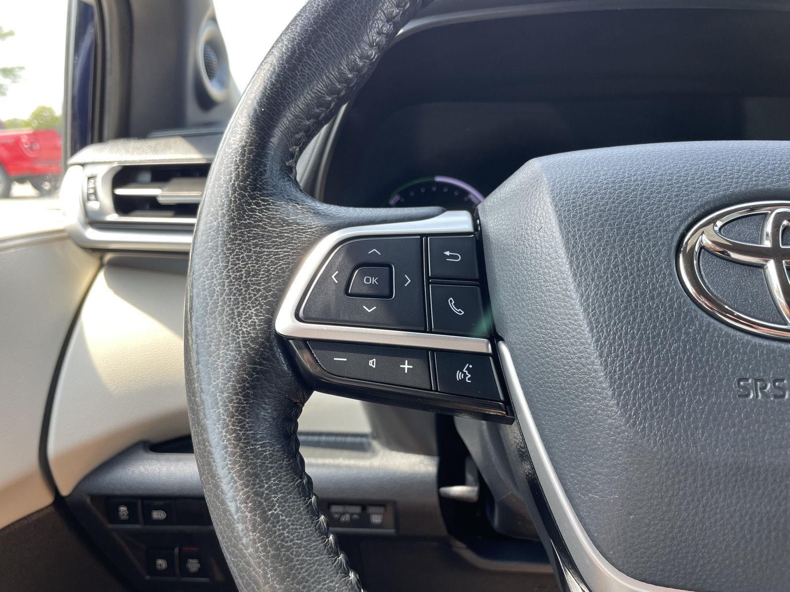 Vehicle photo 13
