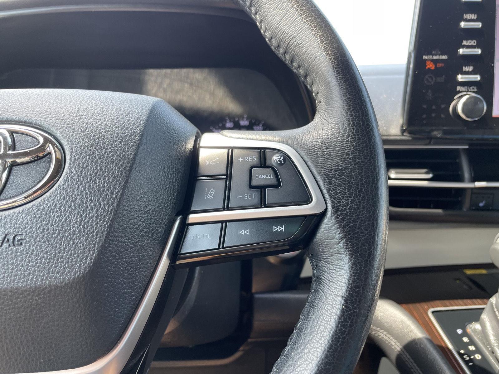 Vehicle photo 14