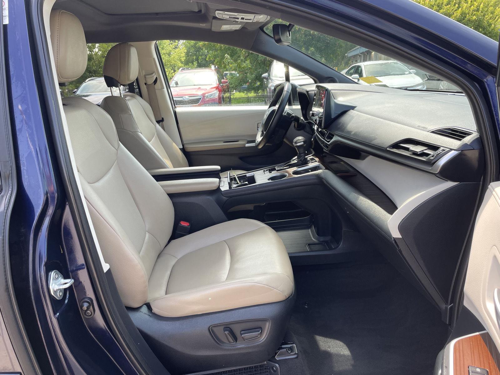 Vehicle photo 19