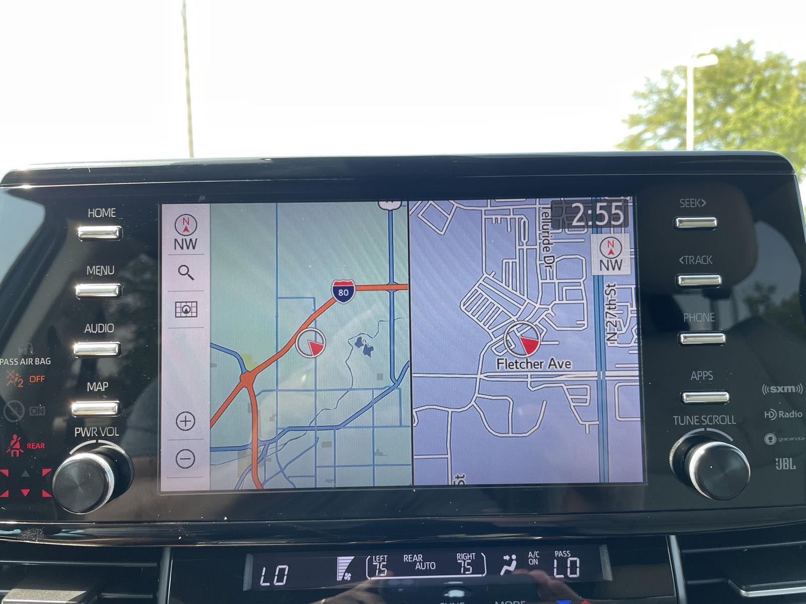 Vehicle photo 25