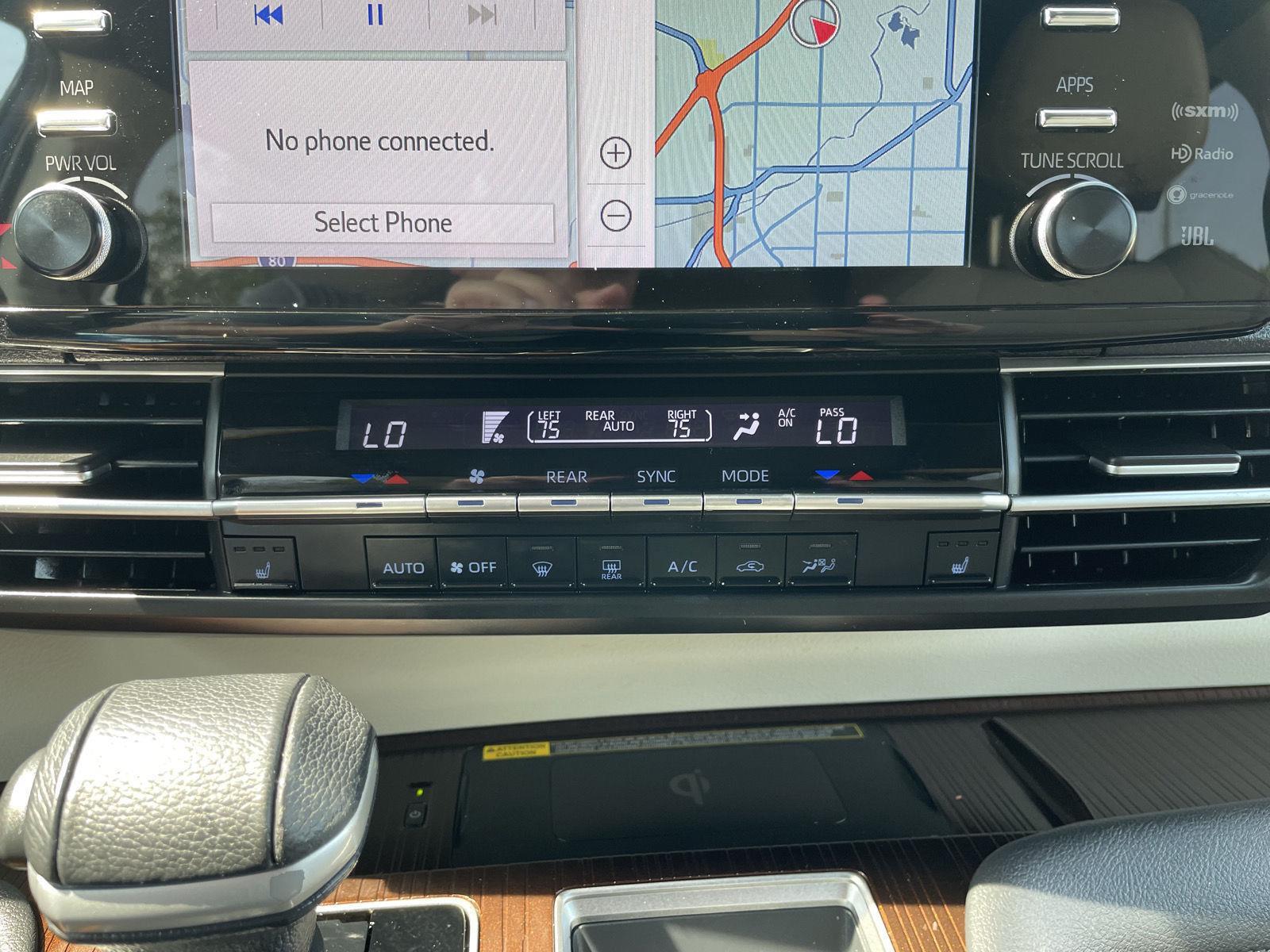 Vehicle photo 27