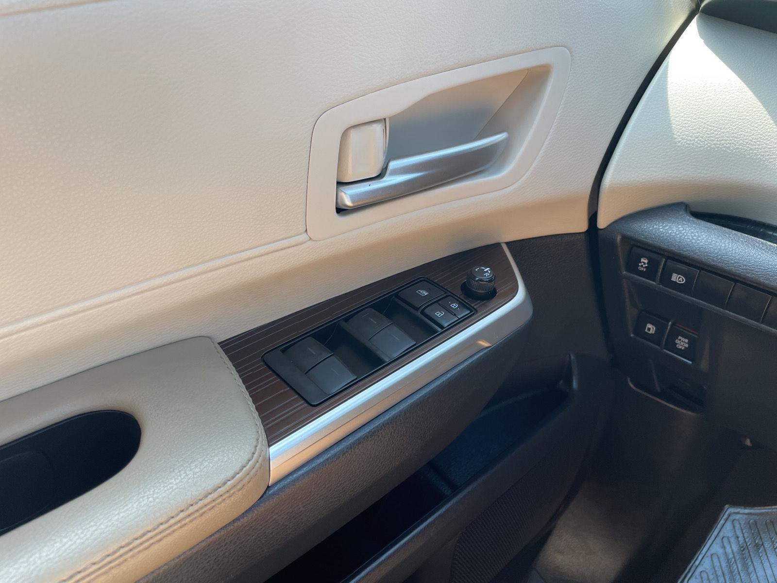 Vehicle photo 31