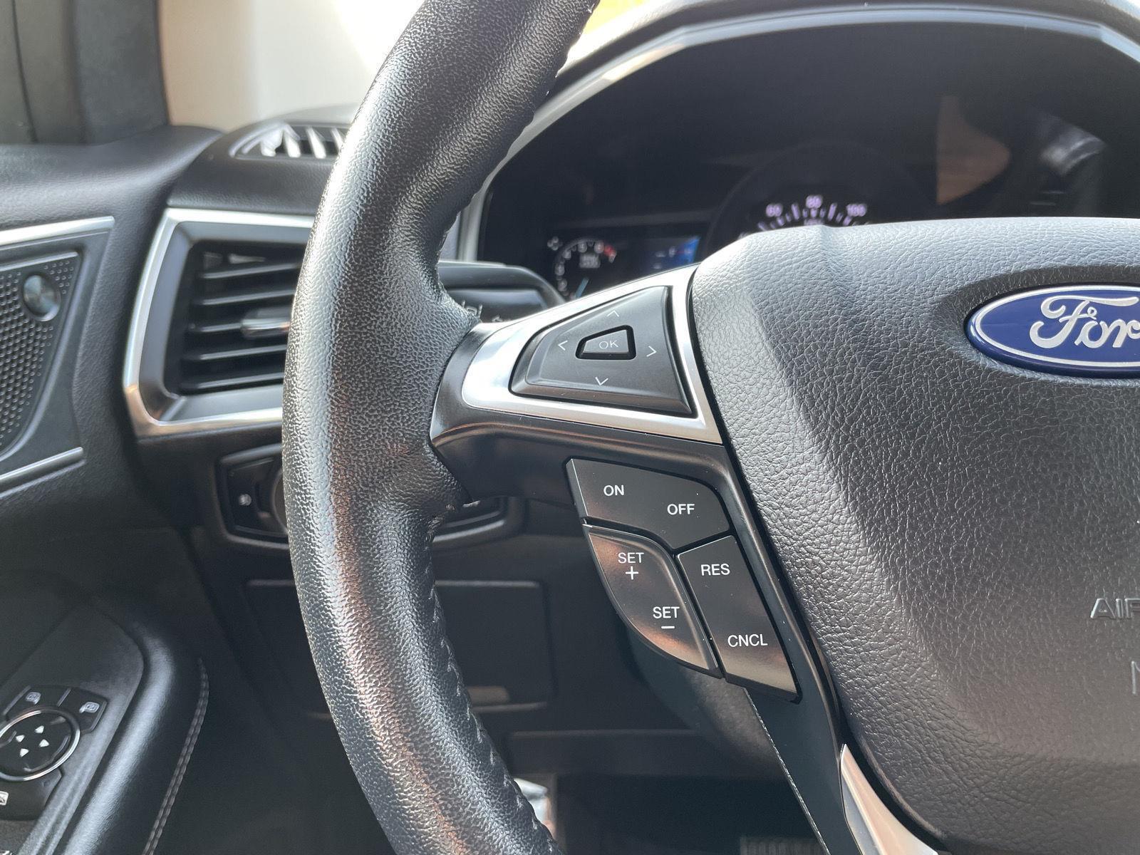 Vehicle photo 13