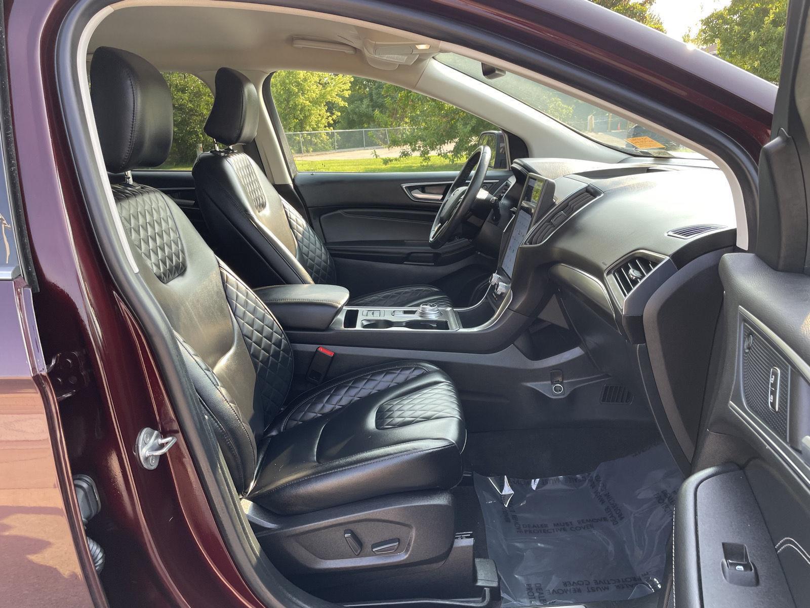 Vehicle photo 19