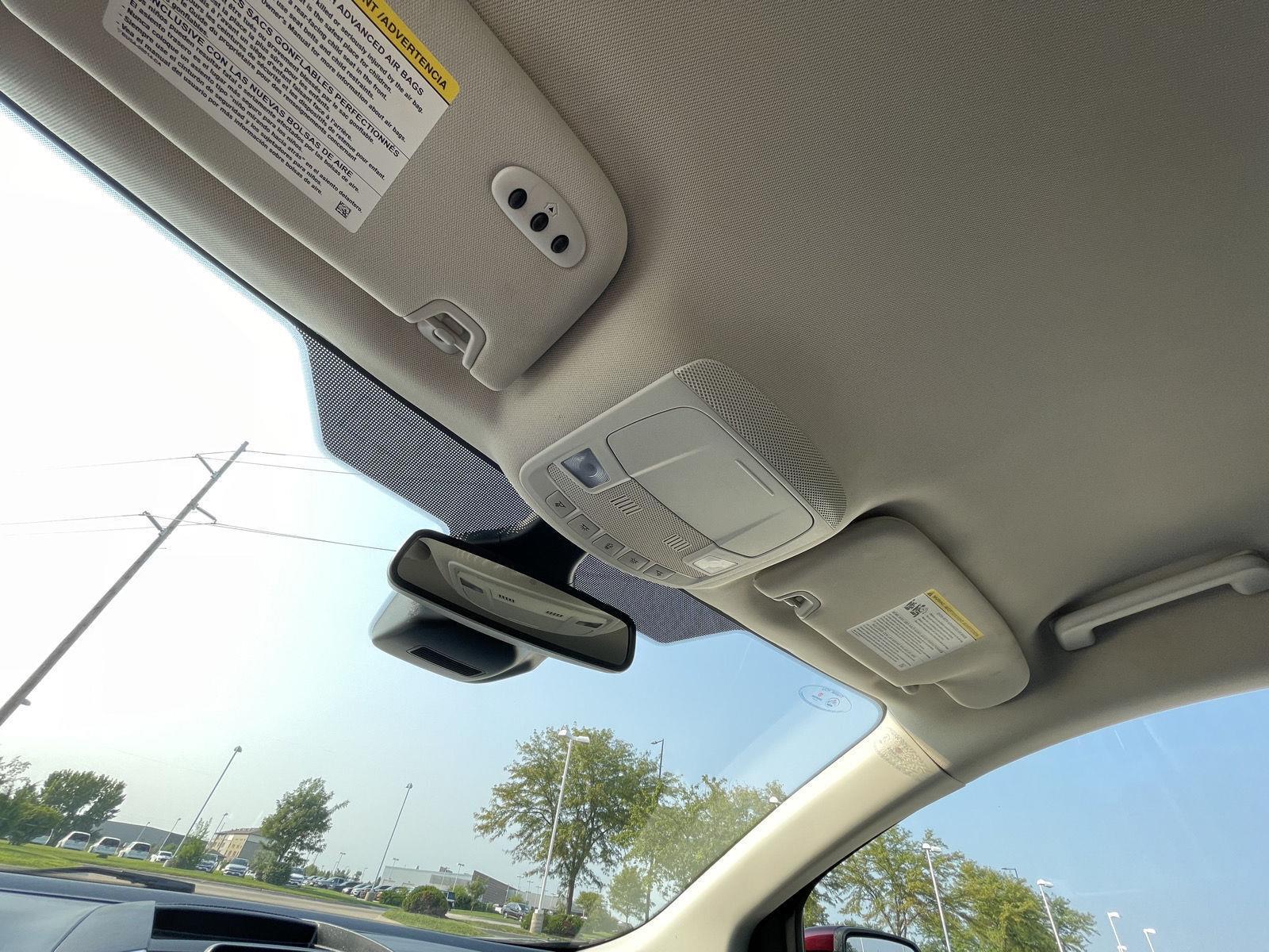 Vehicle photo 21