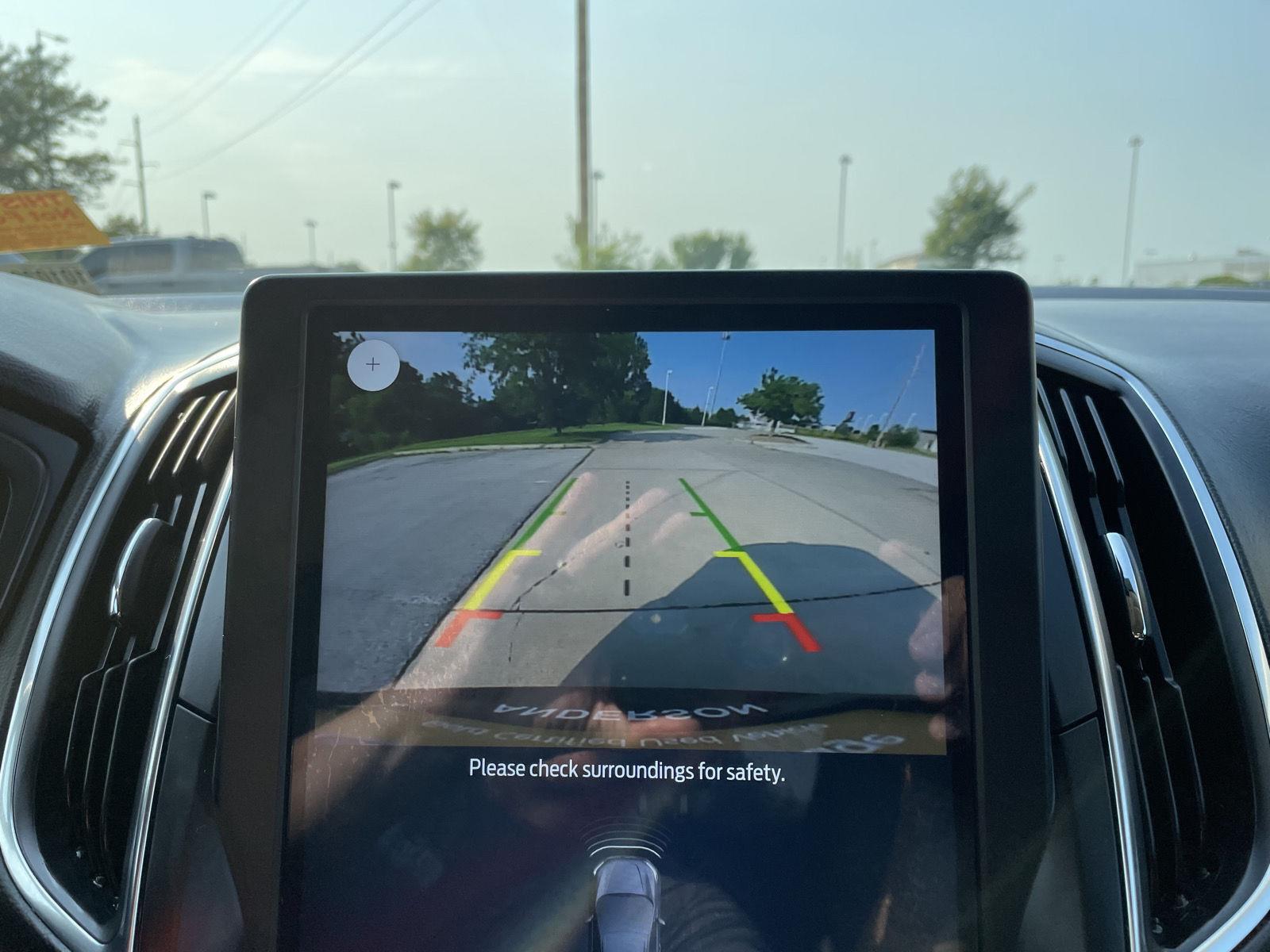 Vehicle photo 23