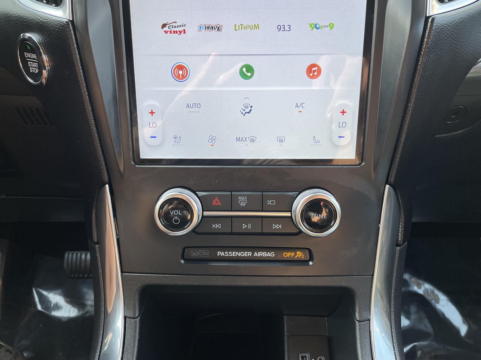 Vehicle photo 25