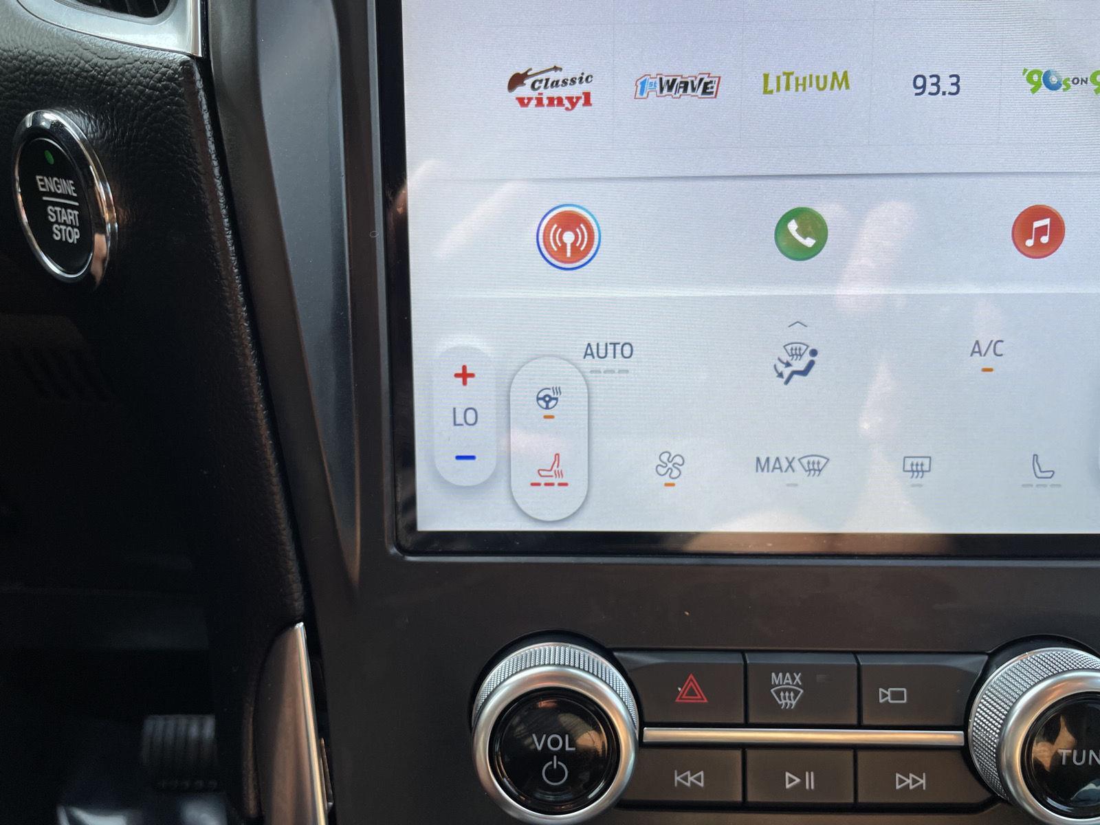 Vehicle photo 26