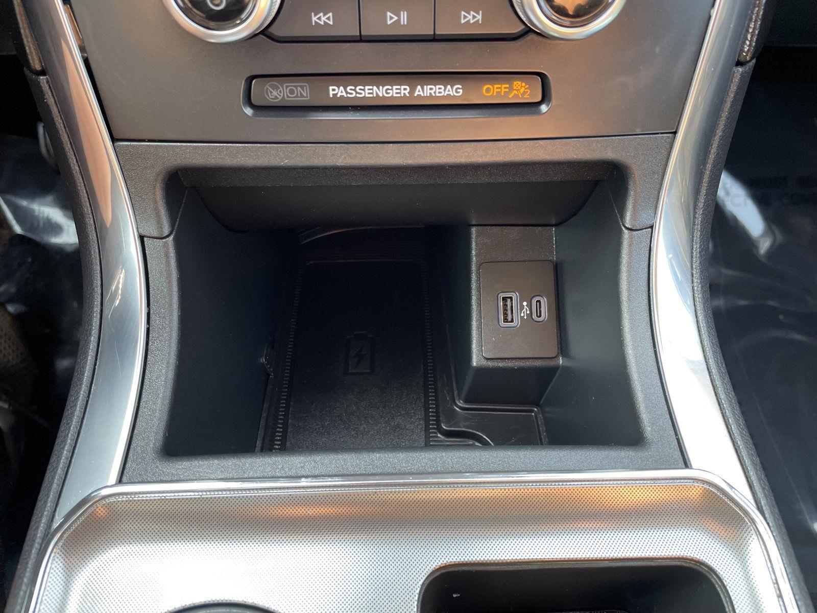 Vehicle photo 27