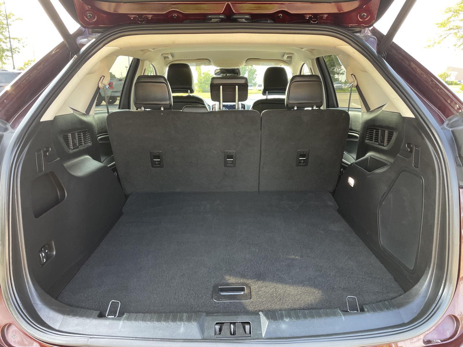 Vehicle photo 34