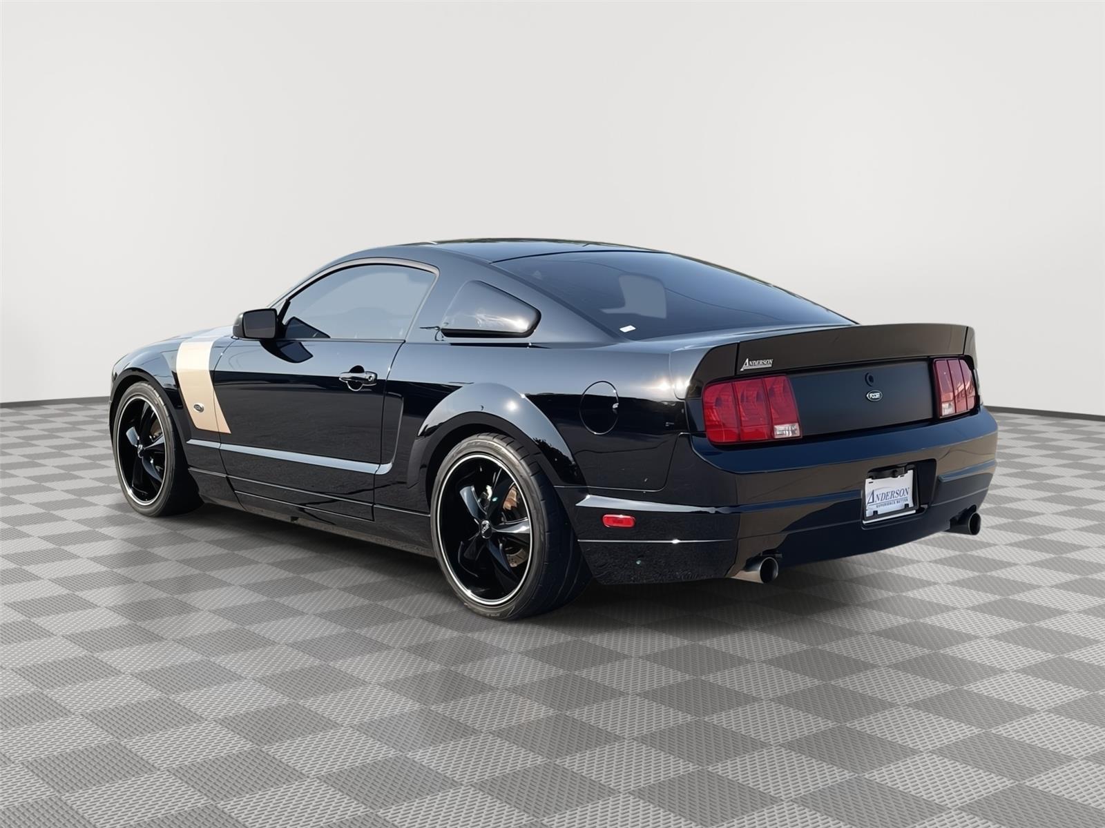 Vehicle photo 9