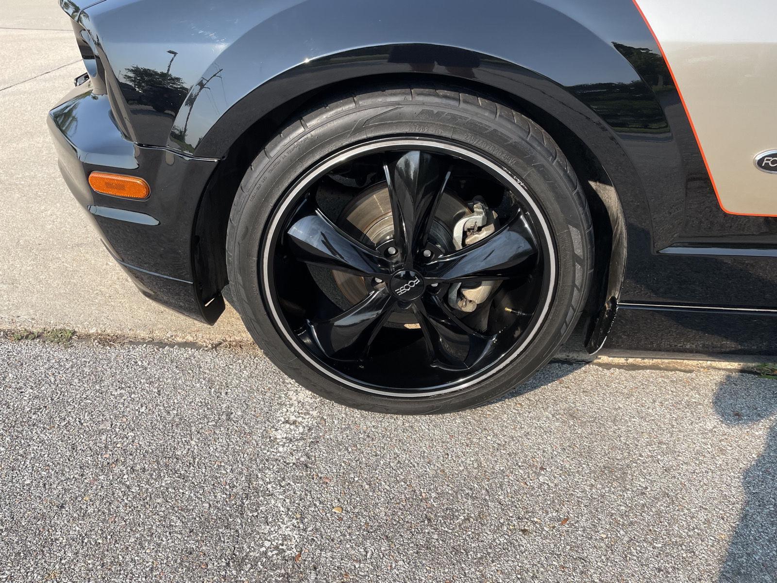 Vehicle photo 10