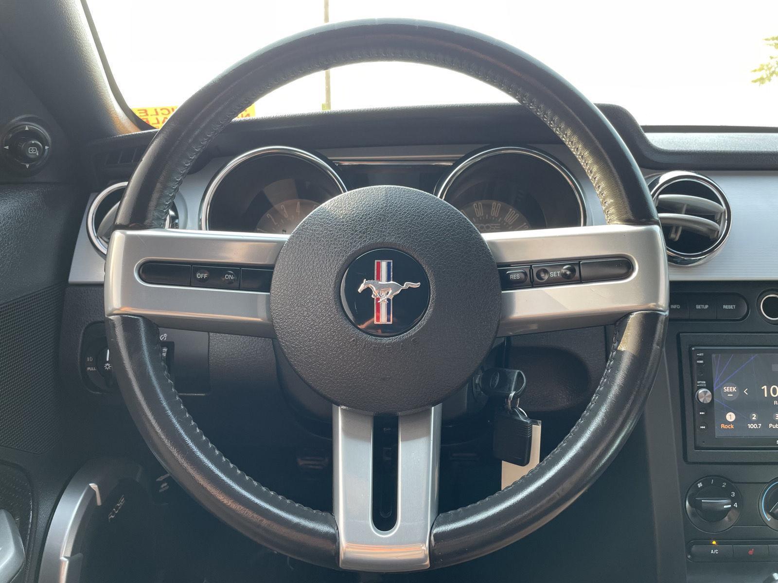 Vehicle photo 11