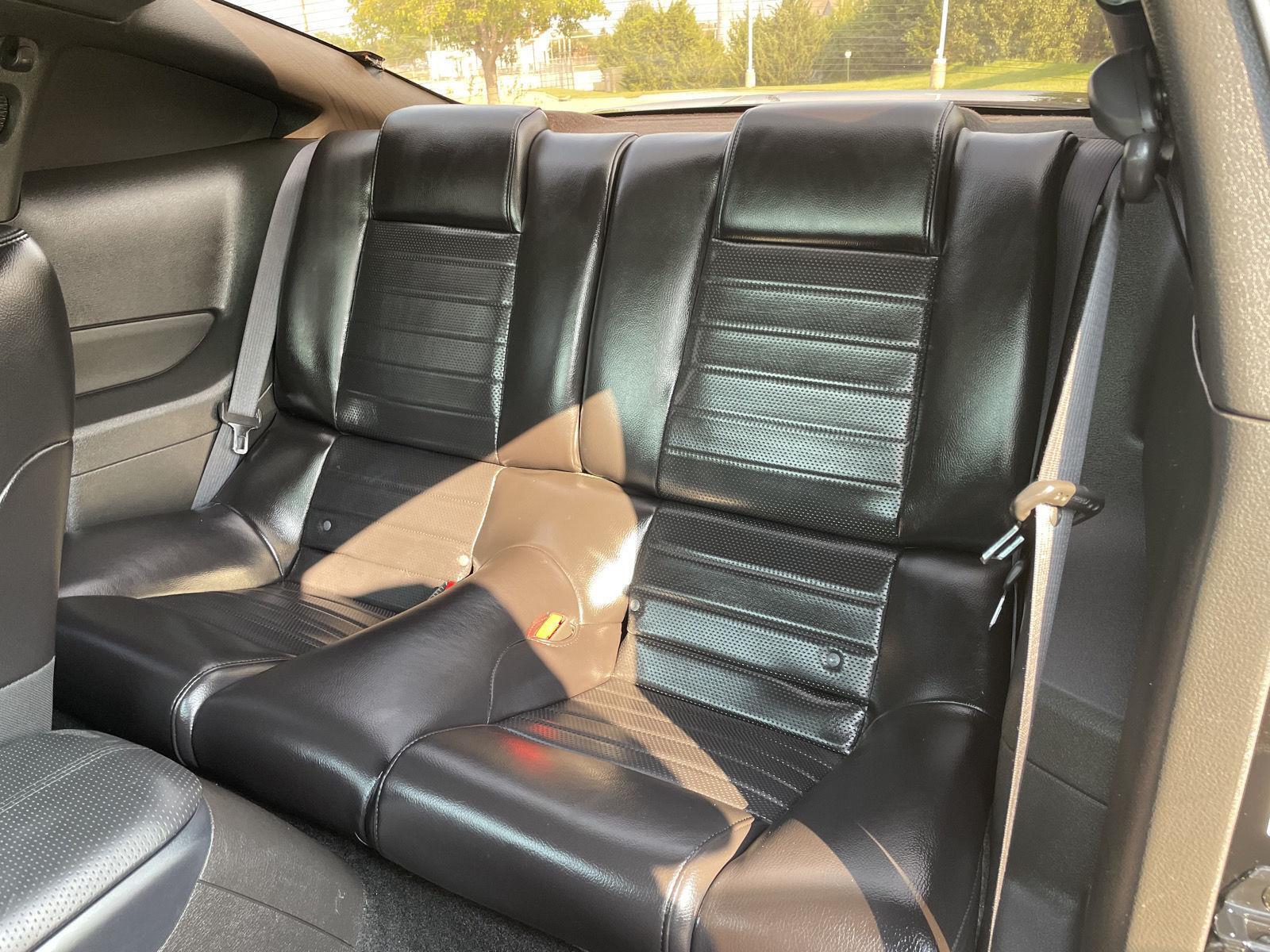 Vehicle photo 19