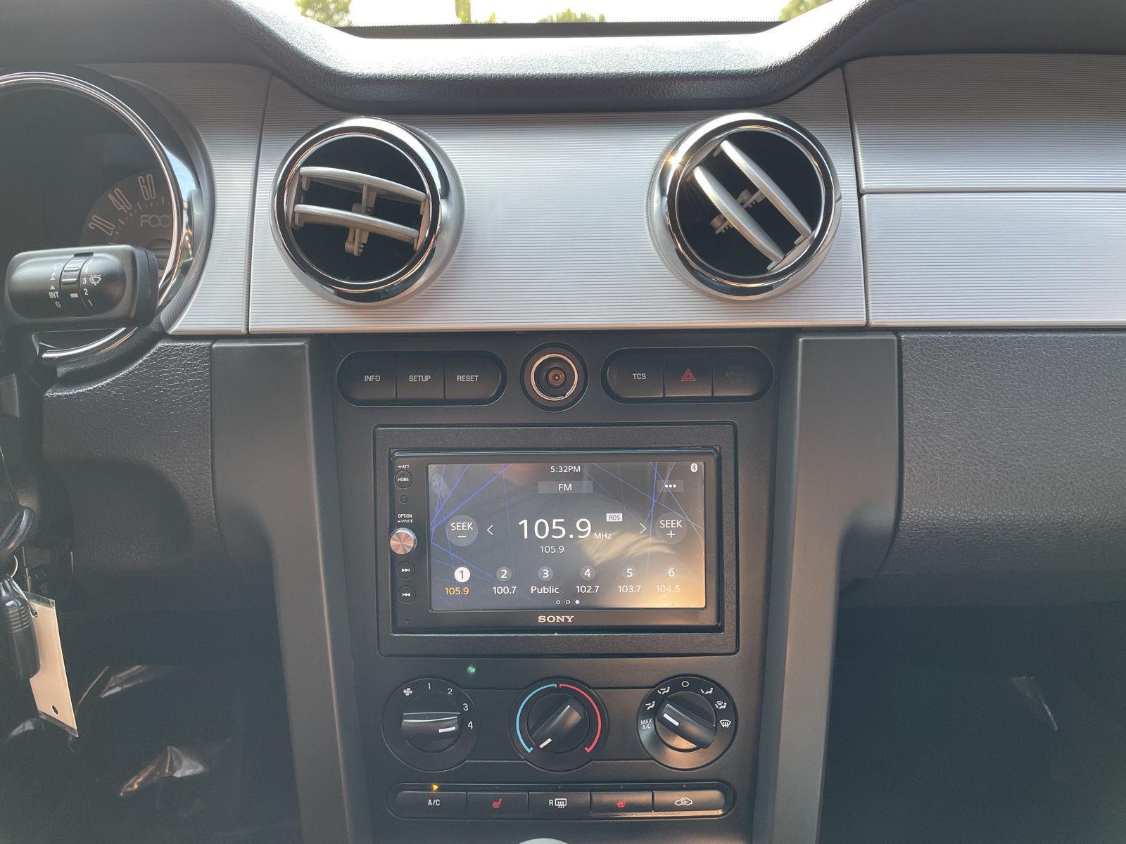 Vehicle photo 21