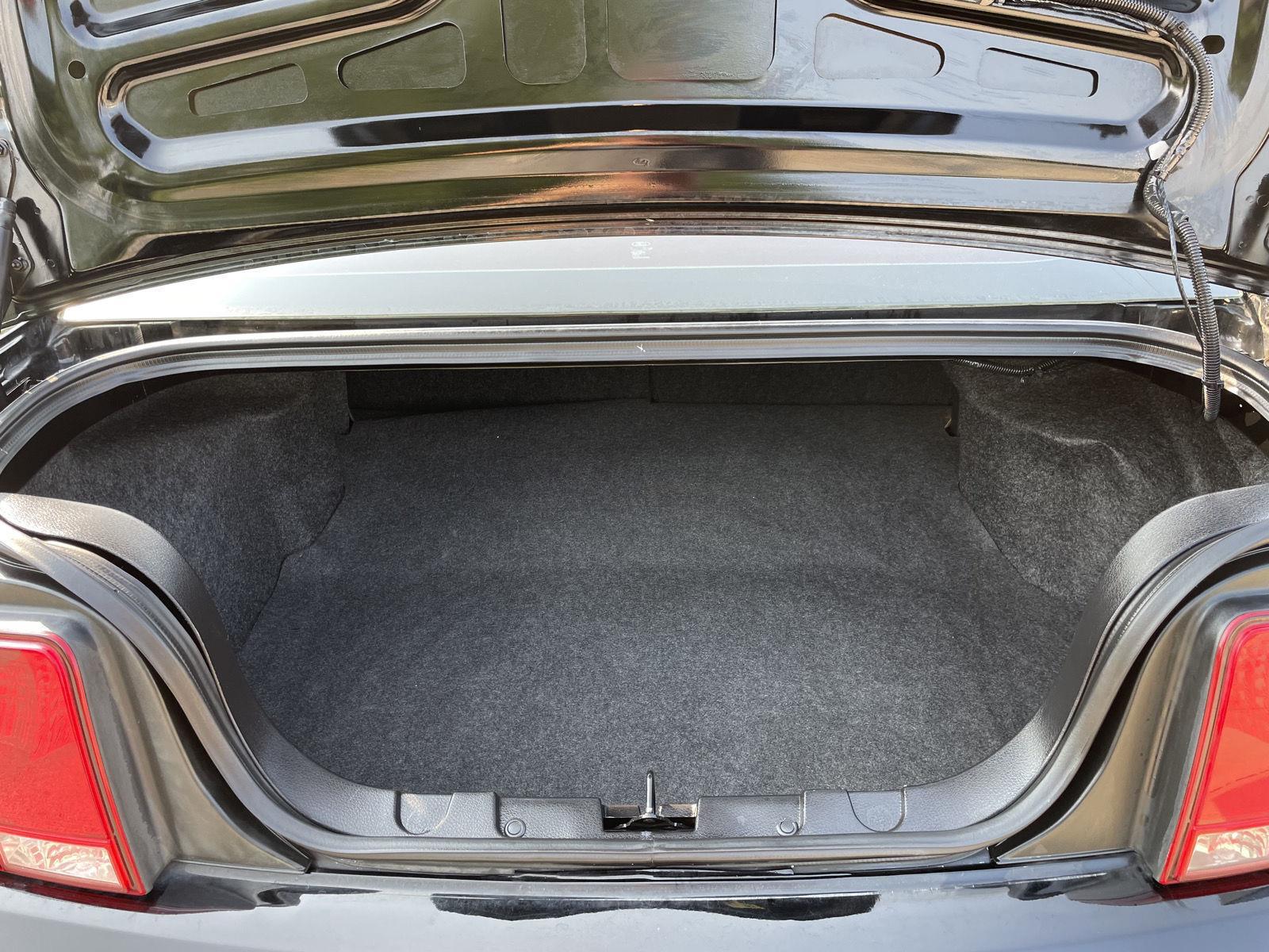 Vehicle photo 32