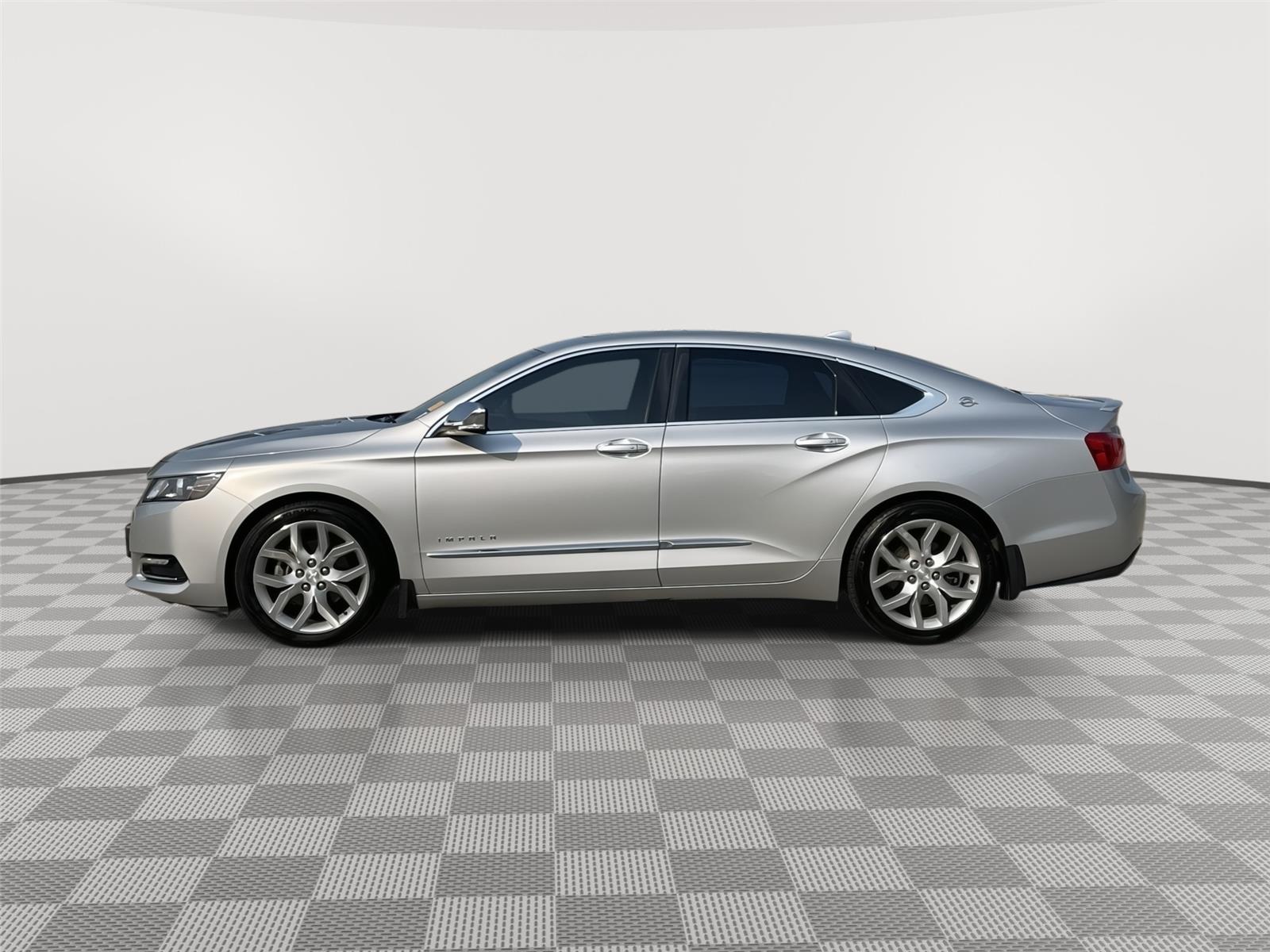 Vehicle photo 2
